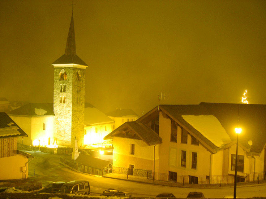 st martin church by night