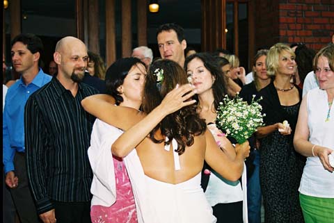F1020037